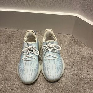 yeezy boost 350 v2 “mono ice”